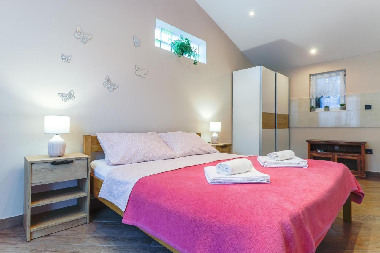 ורסאר Apartman Lena מראה חיצוני תמונה